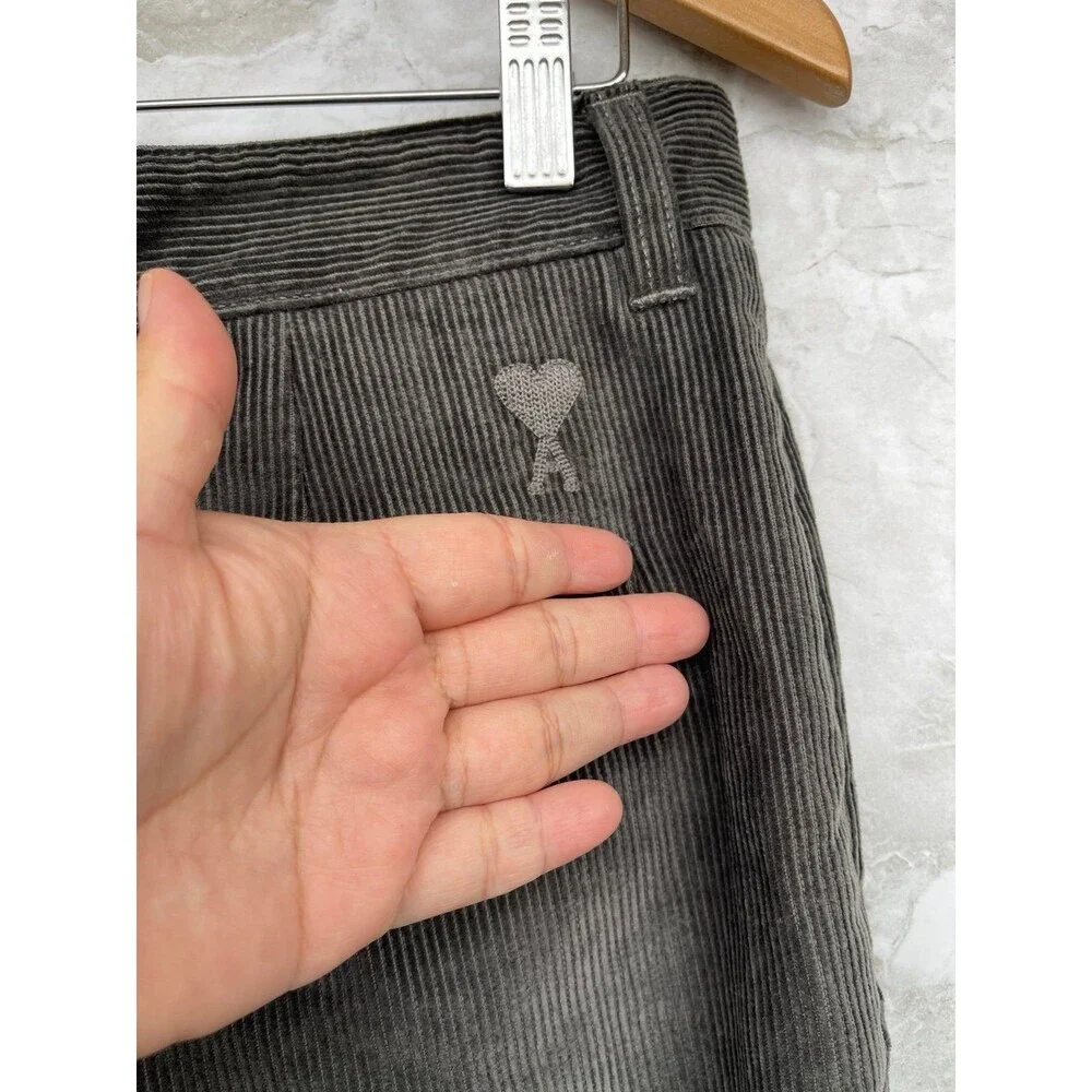 AMI Paris Tapered fit cropped broek van corduroy pants size small